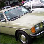 Mercedes-Benz W123 230E A647YOX