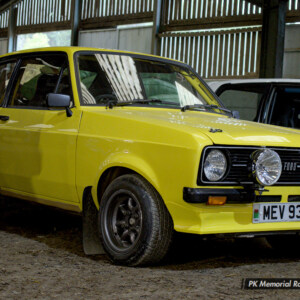 MEV931V Yellow Ford Escort Mk2 - 33 Robyn Jones / Aron Jones