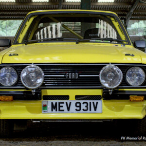 MEV931V Yellow Ford Escort Mk2 - 33 Robyn Jones / Aron Jones