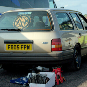 F905FPW Gold Ford Sierra Estate - SW905 Martin Ellis