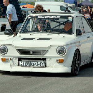 HTU795G White Singer Chamois - SW795 Paul Hughes