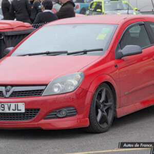 AK09VJL Red Vauxhall Astra Mk5