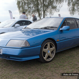 H961DAG Blue Renault Alpine GTA V6 Turbo