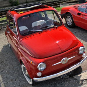 85683LE Red Fiat Nuova 500 Front