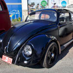 Black roof chopped VW Beetle OBY-324