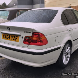 GX04YZF Alpine White 2004 BMW 330i (E46) SE