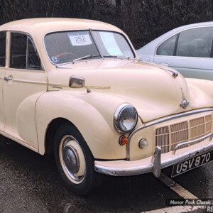 USV870 1952 Morris Minor Saloon