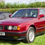 Red BMW E34 5-Series K668HNV