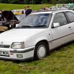 White Vauxhall Astra GTE Mk2 16v H737WCK